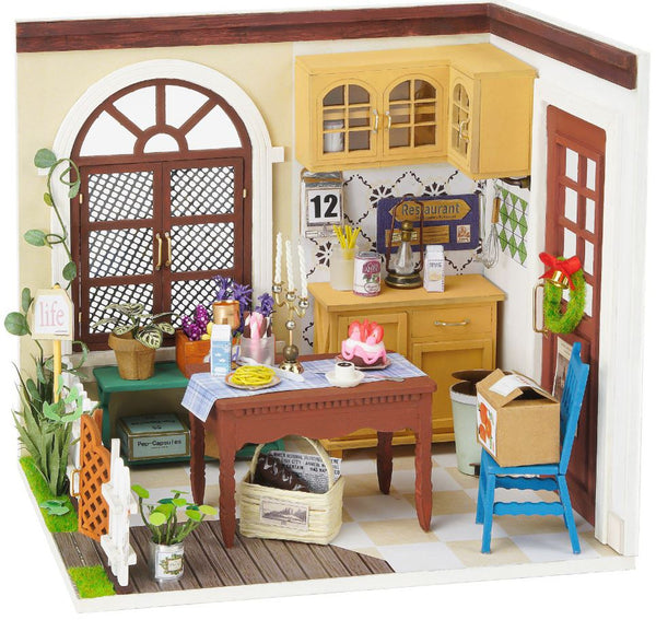 Mrs Charlie’s Dining Room DGM09